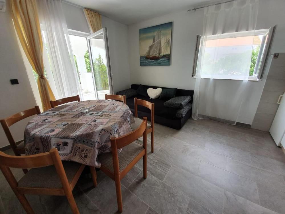 Apartmani Lucija Maslenica Eksteriør billede