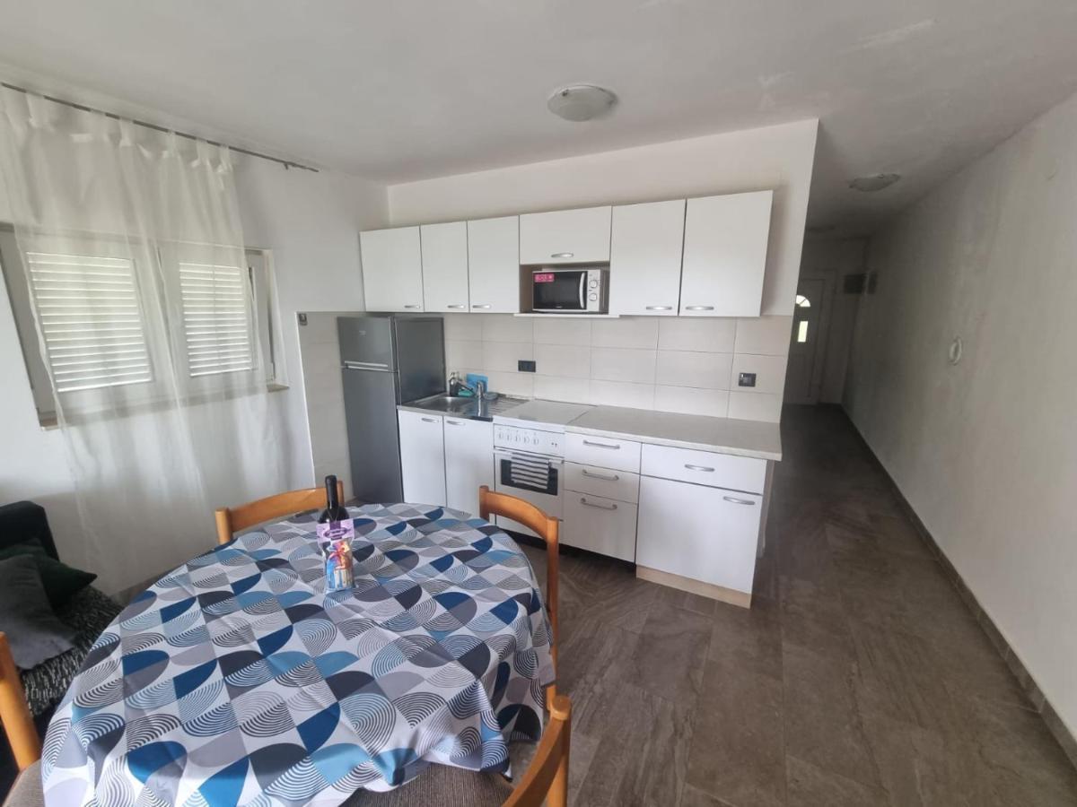Apartmani Lucija Maslenica Eksteriør billede